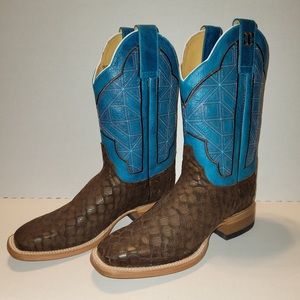 Women’s cinch edge boots size 8